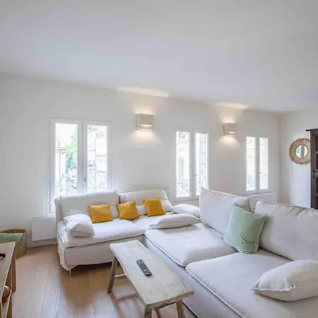 Bel Appart Avec Clim En Duplex - Terrasse - Wifi Avignon Exterior photo